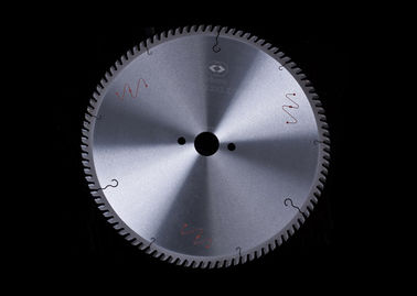 Het Metaalcomité van het douanesks Japan Staal Scherpende TCT Zaagbladen 300x3.2x2.2x30x96T