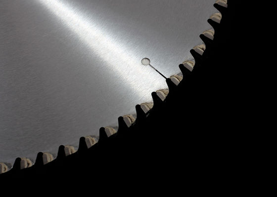 Zaagbladen om metaal te snijden voor aluminium