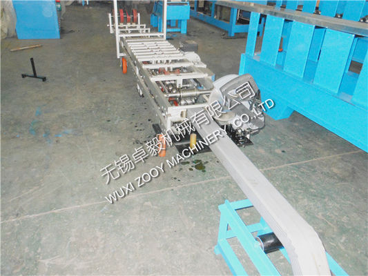 Beweegbare Vierkante downspout machine, 3KW het broodje die van het bladmetaal machines vormen